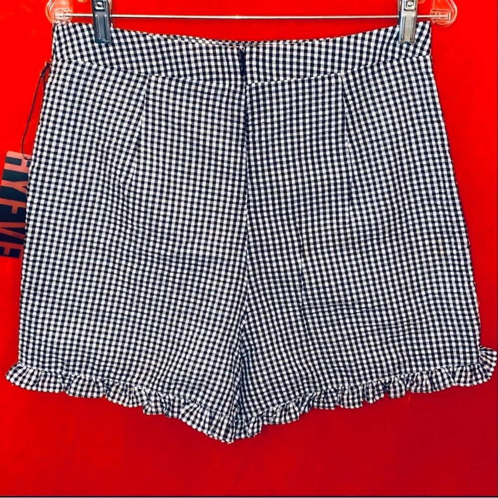 SOLD ❌NWT Black White checkered shorts high waist Pinup sexy cute ruffles - Picture 4 of 5